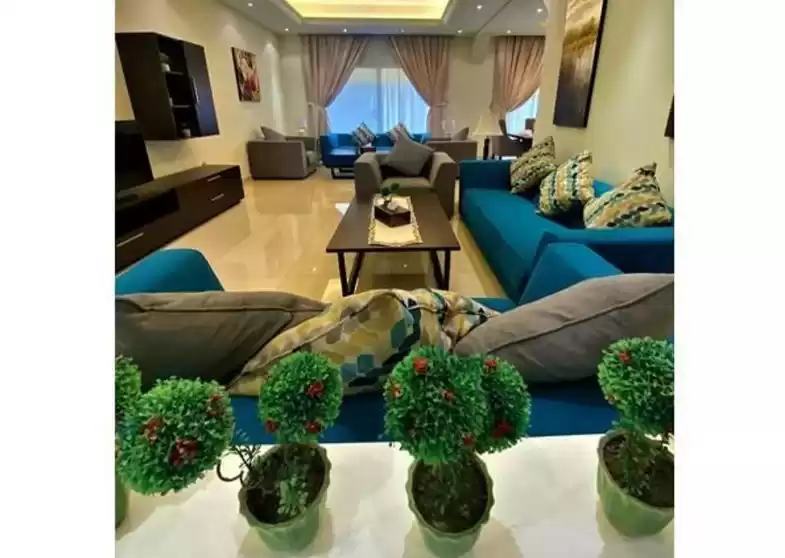 Résidentiel Propriété prête 5 + femme de chambre S / F Villa à Compound  a louer au Al-Sadd , Doha #9428 - 1  image 